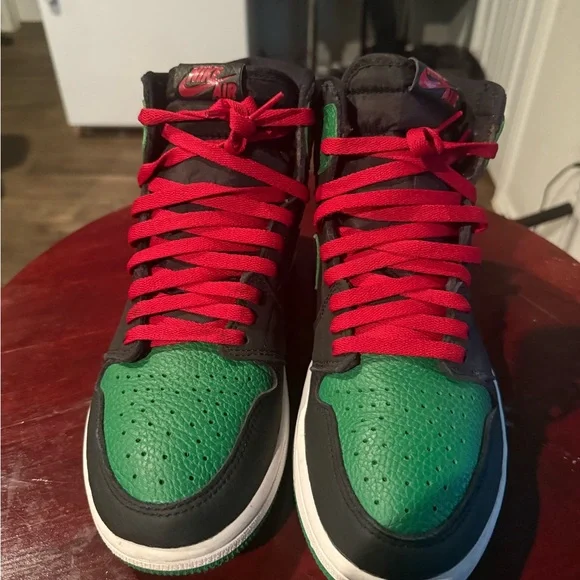 Air Jordan 1 Green Pine